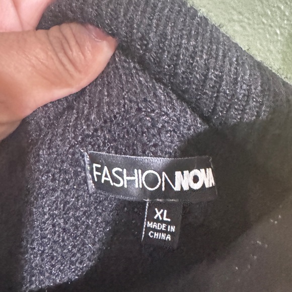 Black and White Knit Skirt Set - Picture 2 of 4